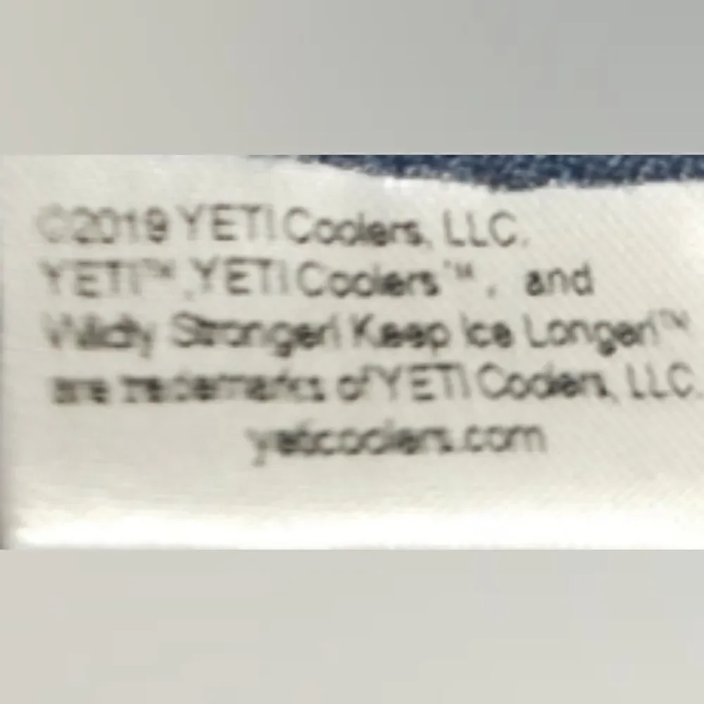 ‎YETI Navy Patch On Trucker Hat